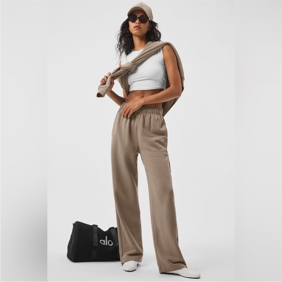 ALO Yoga Pants - ALO Yoga Accolade Straight Leg Sweatpants in Gravel